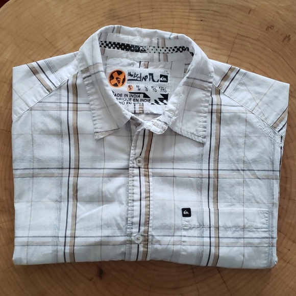 Quiksilver Other - Quick silver short sleeve cotton button up shirt size S